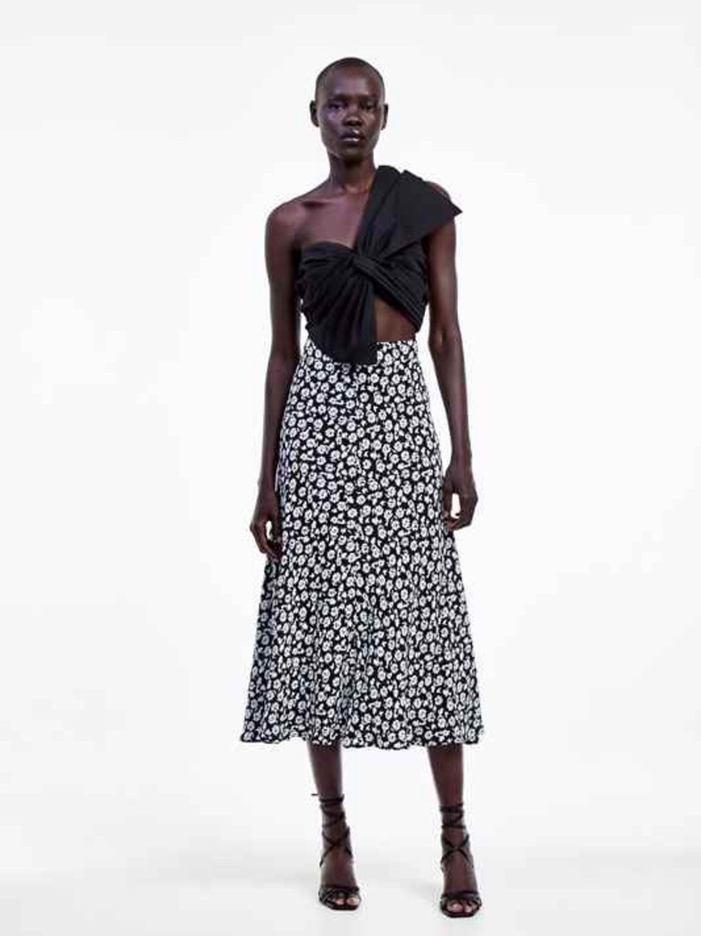 Zara black and white floral print midi skirt size M